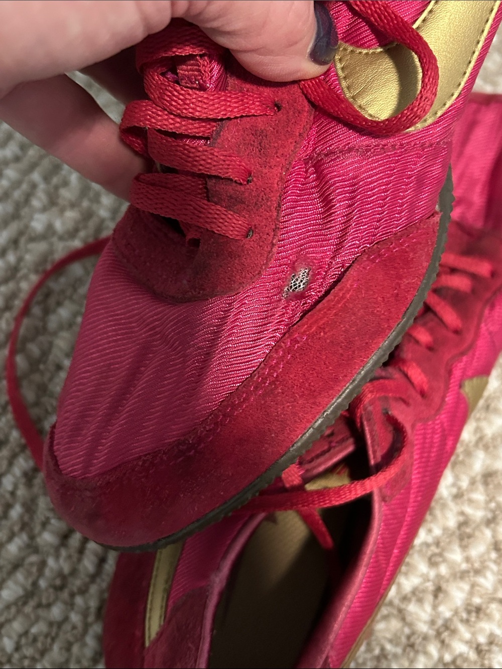 Nike Women’s pink Sneakers with Gold Swoosh - Picture 4 of 5